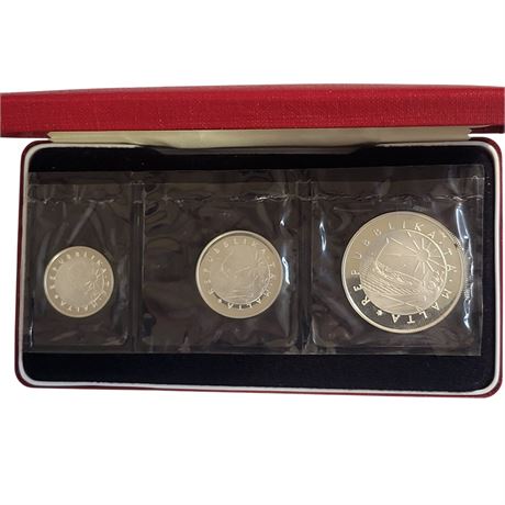 1977 Malta Maltese Silver Proof Three-coin set BOXED RARE 2.5k Made Sealed