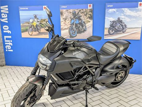 Ducati DIAVEL 1198 CARBON by Haslemere Motorcycles