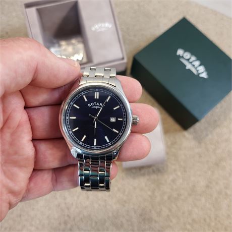 Modern Rotary MW1 Gents Quartz Wristwatch Day on Dial VGC BOXED GB00385/05
