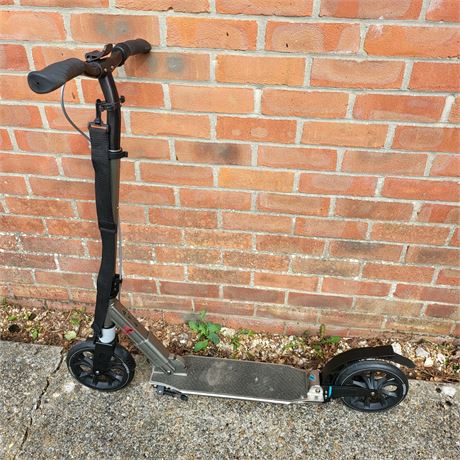 Revoe Revolt Carbon Fibre Black Manual Scooter Lightweight Quality Suspension GC