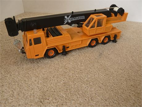 VINTAGE MAJORETTE MODELS DIECAST TELESCOPIC CRANE VGC