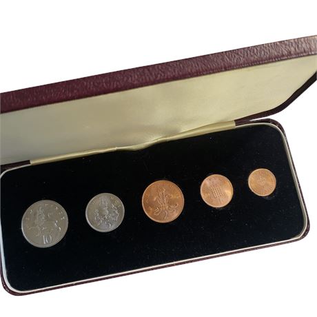 1968 First Issue 10p 5p 2p 1p 1/2p Queen Elizabeth II Specimen Coin Set GB BOXED